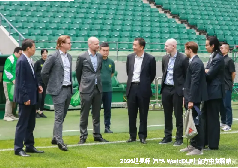 为亿万球迷，定义中文世界杯